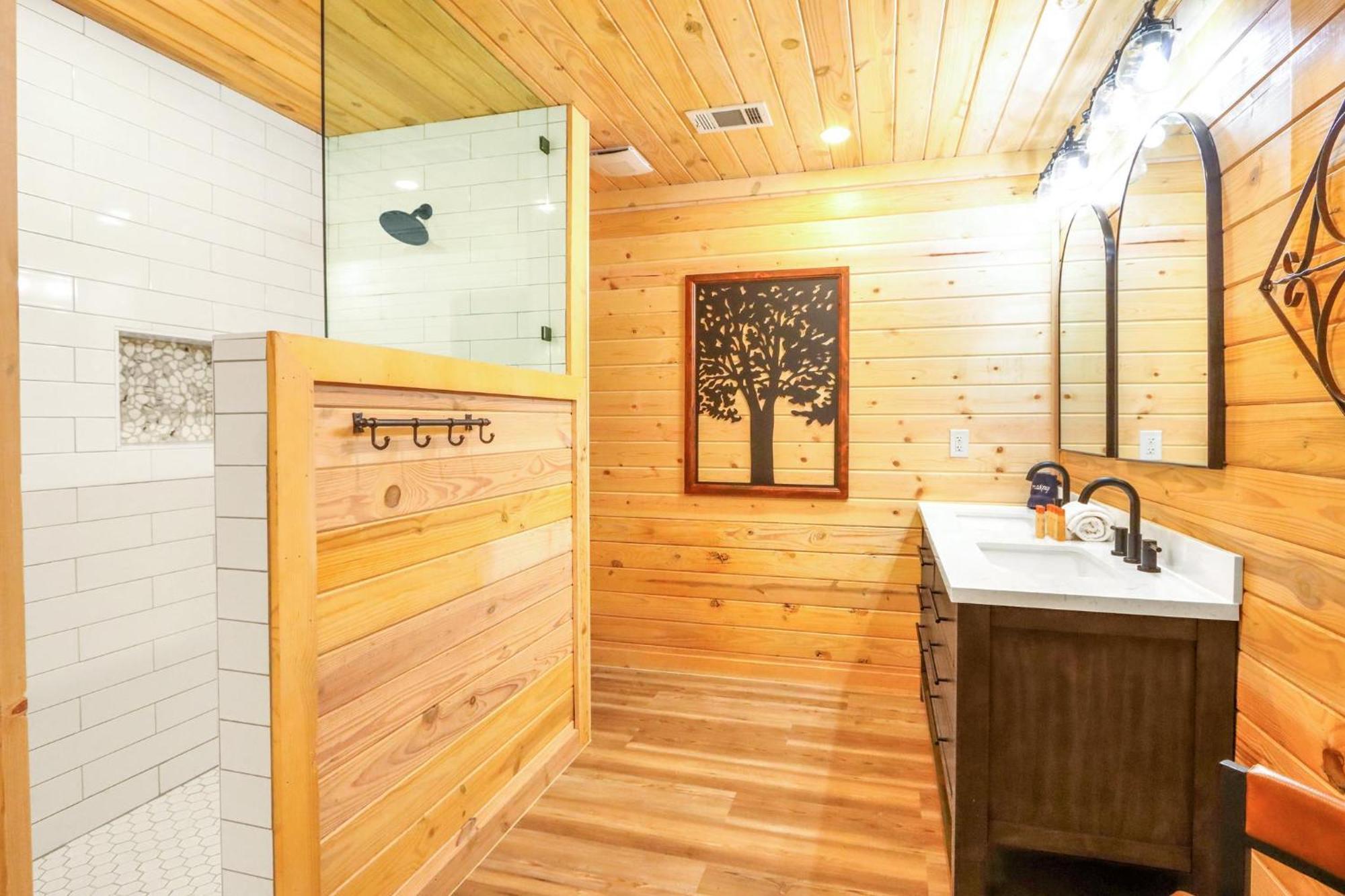 Wimberley Log Cabins Resort And Suites- The Oak Lodge Eksteriør bilde